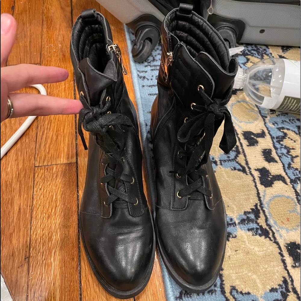 Woman black boots